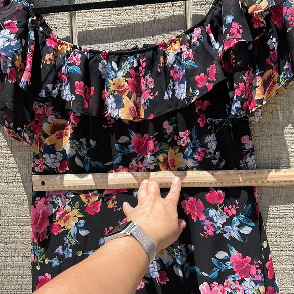 Express.Off the shoulders Black Floral MIDI  dress Fit and Flare - Picture 3 of 6